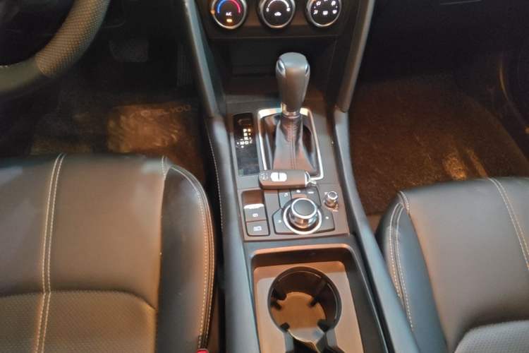 Used Mazda CX-4 2021 2.0L Automatic Two-Wheel Drive Blue Sky Dynamic Edition Gear Lever