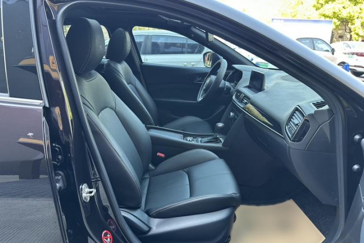 Used Mazda CX-4 2021 2.0L Automatic Two-Wheel Drive Blue Sky Exploration Edition Interior 10
