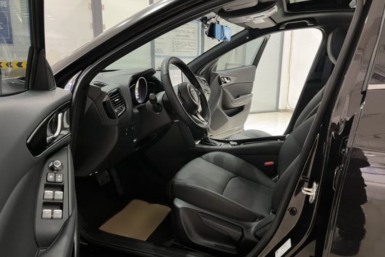Used Mazda CX-4 2021 2.0L Automatic Two-Wheel Drive Blue Sky Dynamic Edition Interior 5