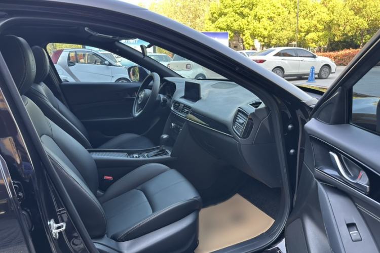 Used Mazda CX-4 2021 2.0L Automatic Two-Wheel Drive Blue Sky Exploration Edition Interior 6
