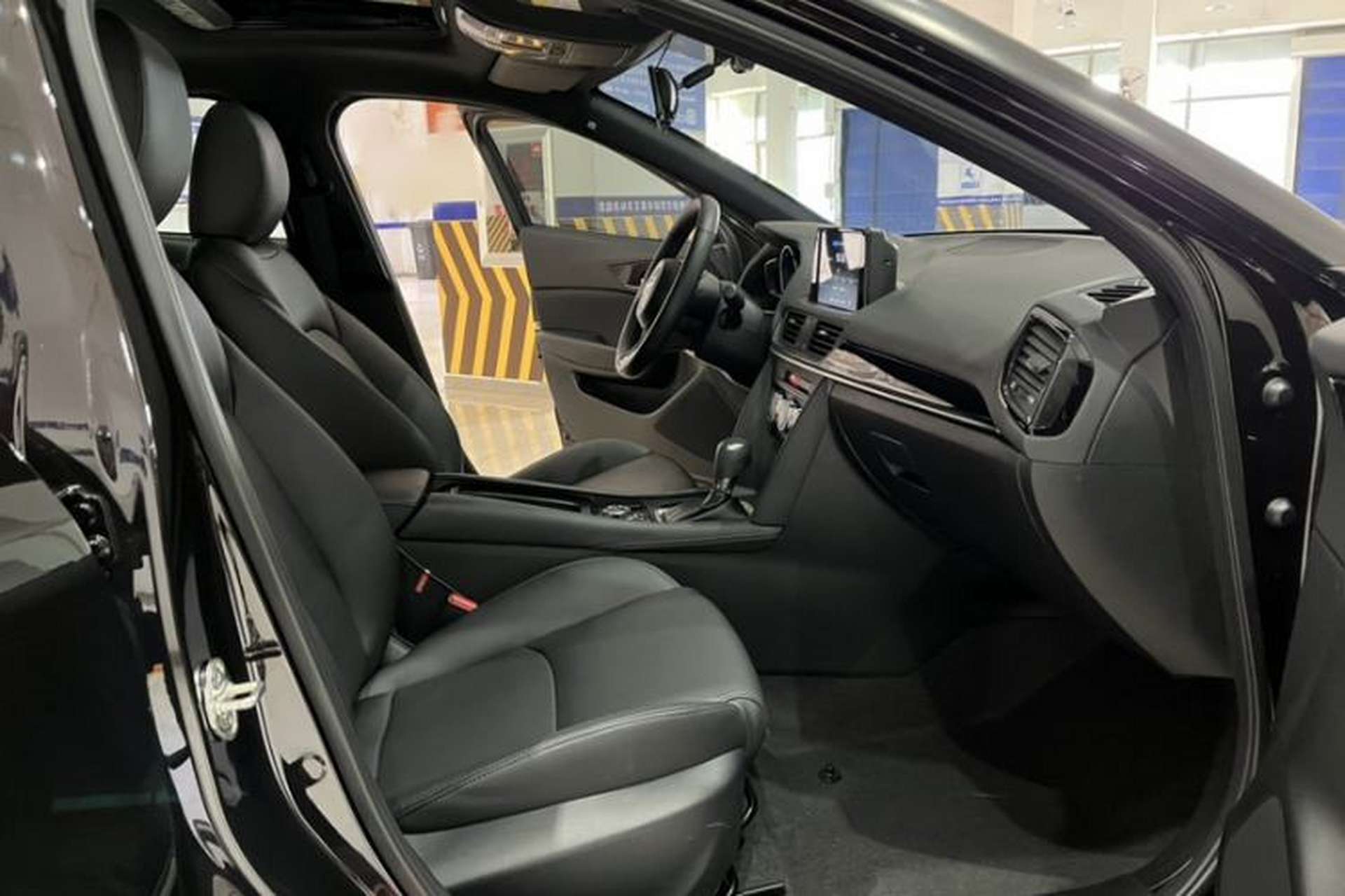 Used Mazda CX-4 2021 2.0L Automatic Two-Wheel Drive Blue Sky Dynamic Edition Interior 8