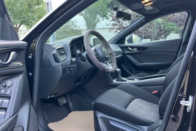 Used Mazda CX-4 2021 2.0L Automatic Two-Wheel Drive Blue Sky Exploration Edition Interior 8