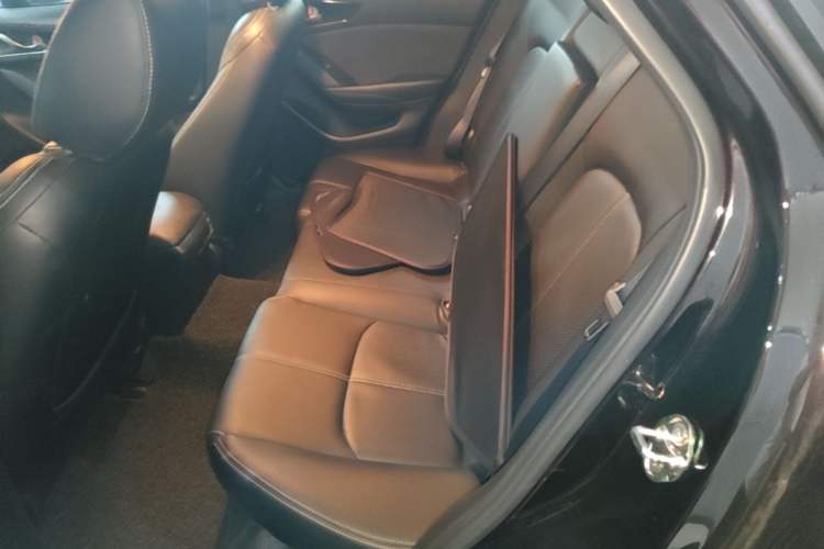 Used Mazda CX-4 2021 2.0L Automatic Two-Wheel Drive Blue Sky Dynamic Edition Left Rear Seat