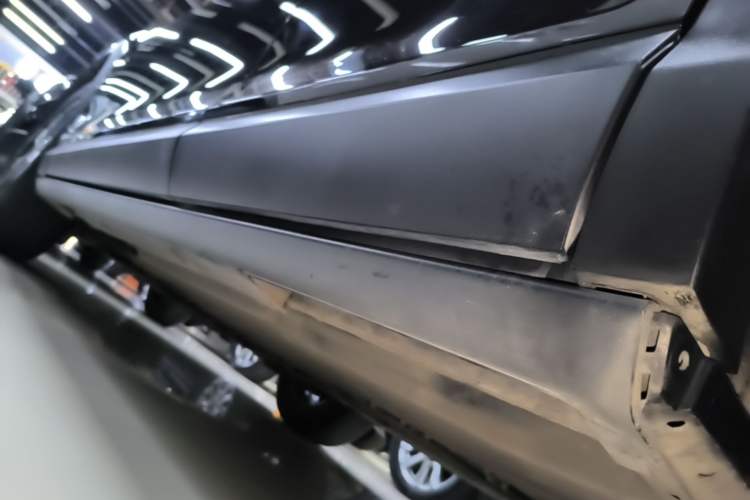 Used Mazda CX-4 2021 2.0L Automatic Two-Wheel Drive Blue Sky Exploration Edition Left Side Sill