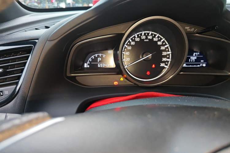 Used Mazda CX-4 2021 2.0L Automatic Two-Wheel Drive Blue Sky Dynamic Edition Odometer Close Up