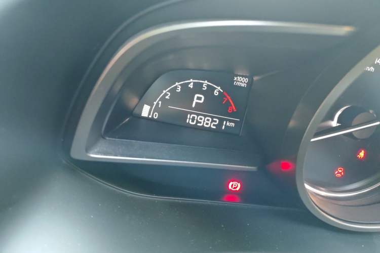 Used Mazda CX-4 2021 2.0L Automatic Two-Wheel Drive Blue Sky Luxury Edition Odometer Close Up