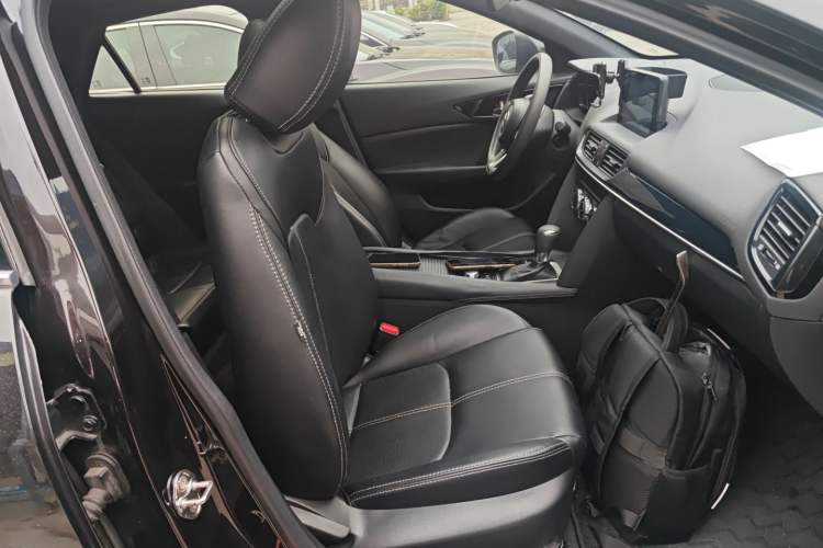 Used Mazda CX-4 2021 2.0L Automatic Two-Wheel Drive Blue Sky Dynamic Edition Right Front Seat
