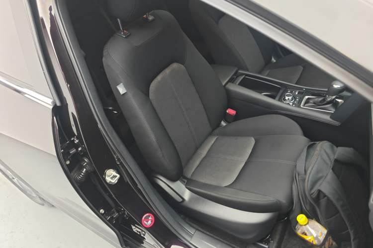 Used Mazda CX-4 2021 2.0L Automatic Two-Wheel Drive Blue Sky Exploration Edition Right Front Seat