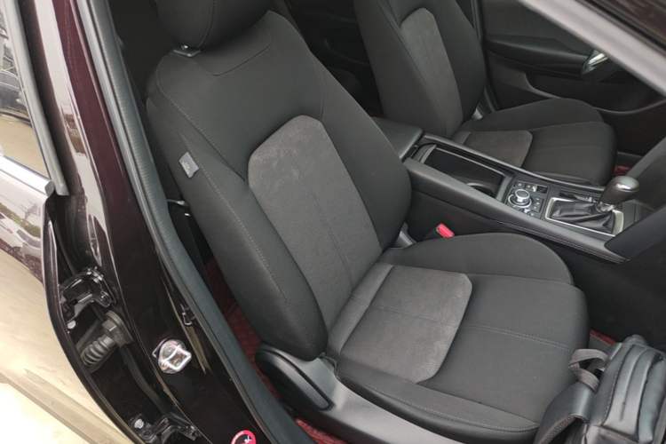 Used Mazda CX-4 2021 2.0L Automatic Two-Wheel Drive Blue Sky Dynamic Edition Right Front Seat