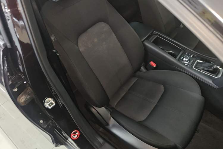 Used Mazda CX-4 2021 2.0L Automatic Two-Wheel Drive Blue Sky Exploration Edition Right Front Seat