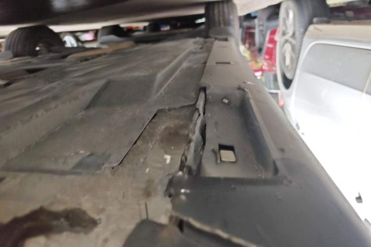 Used Mazda CX-4 2021 2.0L Automatic Two-Wheel Drive Blue Sky Dynamic Edition Right Side Sill