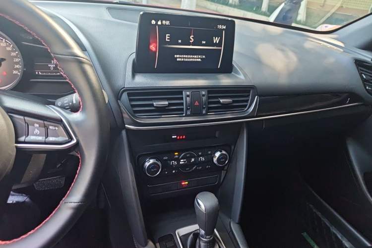 Used Mazda CX-4 2021 2.0L Automatic Two-Wheel Drive Blue Sky Exploration Edition Audio And AC Panel