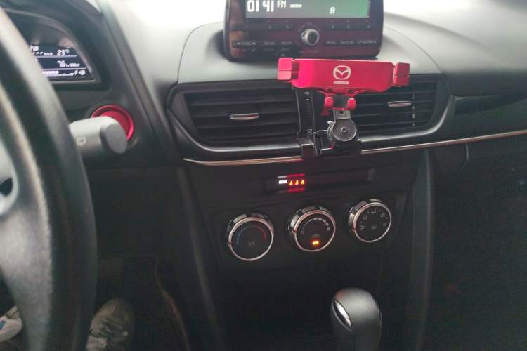 Used Mazda CX-4 2021 2.0L Automatic Two-Wheel Drive Blue Sky Dynamic Edition Audio And AC Panel