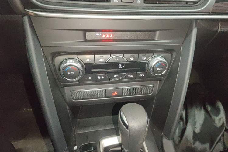 Used Mazda CX-4 2021 2.0L Automatic Two-Wheel Drive Blue Sky Exploration Edition Audio And AC Panel