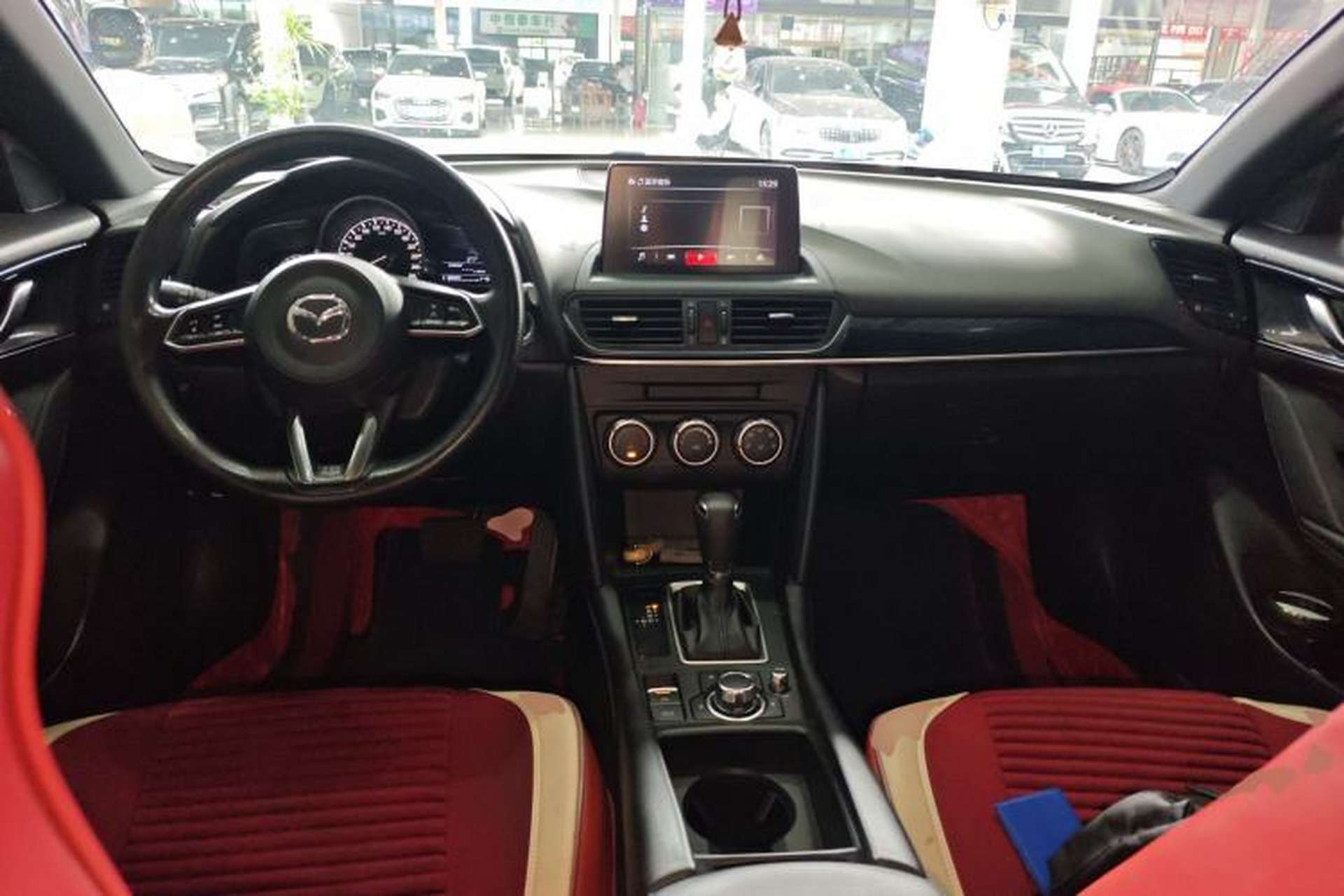 Used Mazda CX-4 2021 2.0L Automatic Two-Wheel Drive Blue Sky Dynamic Edition Center Console