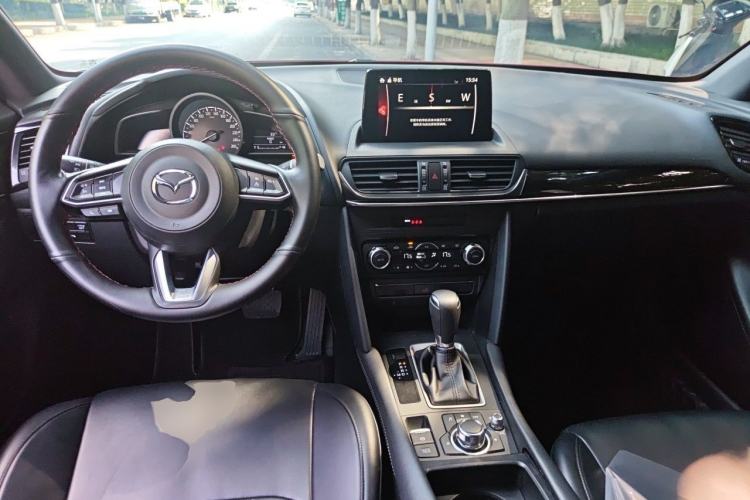 Used Mazda CX-4 2021 2.0L Automatic Two-Wheel Drive Blue Sky Exploration Edition Center Console