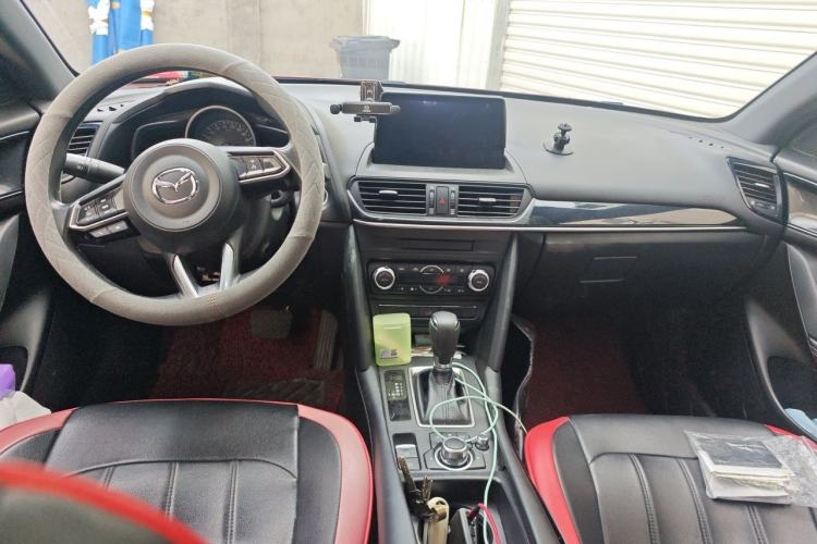 Used Mazda CX-4 2021 2.0L Automatic Two-Wheel Drive Blue Sky Exploration Edition Center Console