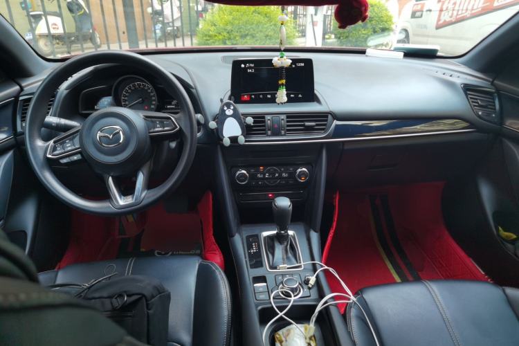 Used Mazda CX-4 2021 2.0L Automatic Two-Wheel Drive Blue Sky Exploration Edition Center Console