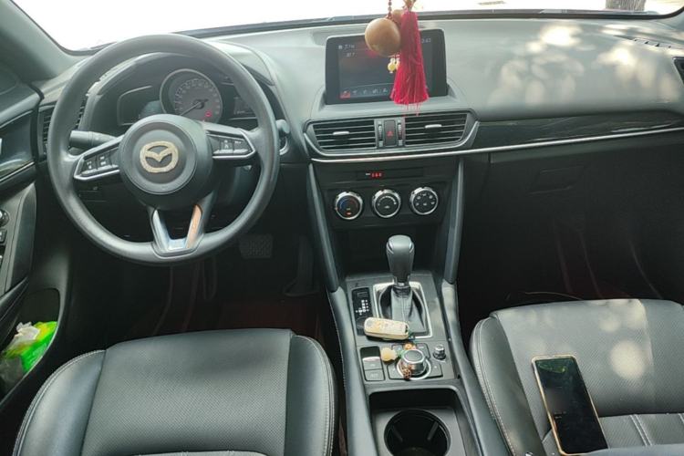 Used Mazda CX-4 2021 2.0L Automatic Two-Wheel Drive Blue Sky Dynamic Edition Center Console