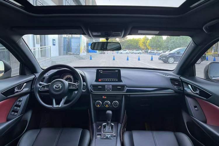 Used Mazda CX-4 2021 2.0L Automatic Two-Wheel Drive Blue Sky Dynamic Edition Center Console