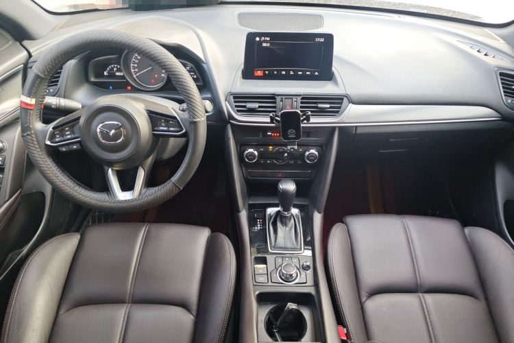 Used Mazda CX-4 2021 2.0L Automatic Two-Wheel Drive Blue Sky Luxury Edition Center Console