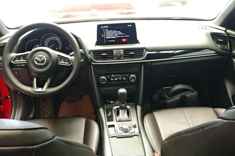 Used Mazda CX-4 2021 2.0L Automatic Two-Wheel Drive Blue Sky Exploration Edition Center Console