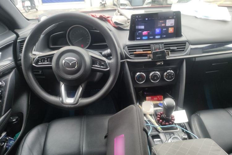 Used Mazda CX-4 2021 2.0L Automatic Two-Wheel Drive Blue Sky Dynamic Edition Center Console