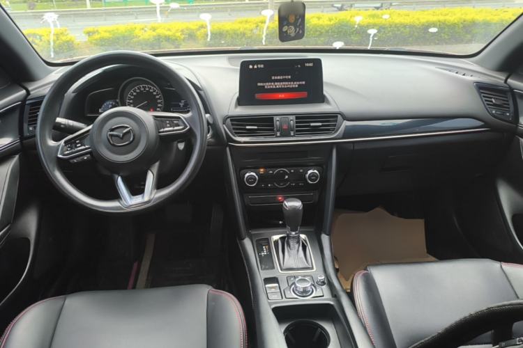Used Mazda CX-4 2021 2.0L Automatic Two-Wheel Drive Blue Sky Exploration Edition Center Console