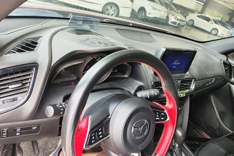 Used Mazda CX-4 2021 2.0L Automatic Two-Wheel Drive Blue Sky Dynamic Edition Center Console
