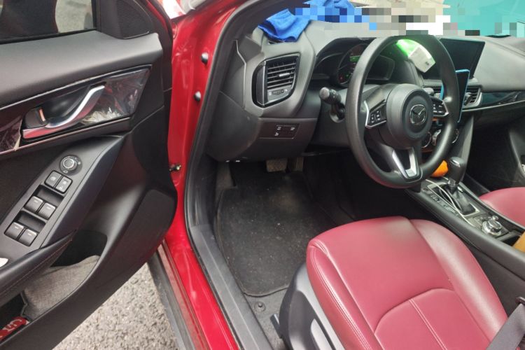 Used Mazda CX-4 2021 2.0L Automatic Two-Wheel Drive Blue Sky Dynamic Edition Driver Seat