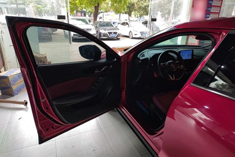 Used Mazda CX-4 2021 2.0L Automatic Two-Wheel Drive Blue Sky Dynamic Edition Driver Seat