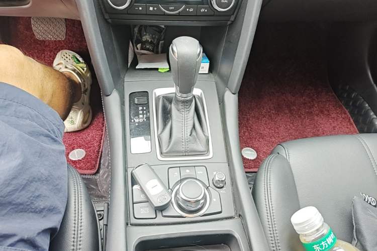 Used Mazda CX-4 2021 2.0L Automatic Two-Wheel Drive Blue Sky Dynamic Edition Gear Lever