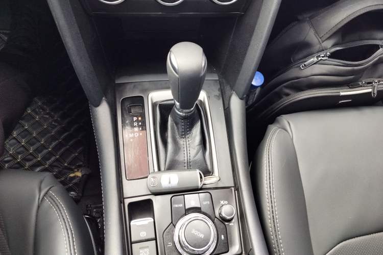 Used Mazda CX-4 2021 2.0L Automatic Two-Wheel Drive Blue Sky Dynamic Edition Gear Lever