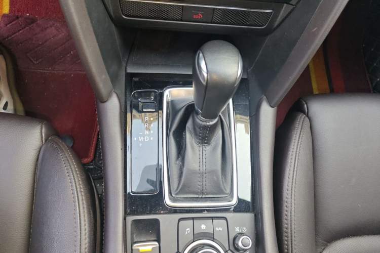 Used Mazda CX-4 2021 2.0L Automatic Two-Wheel Drive Blue Sky Luxury Edition Gear Lever