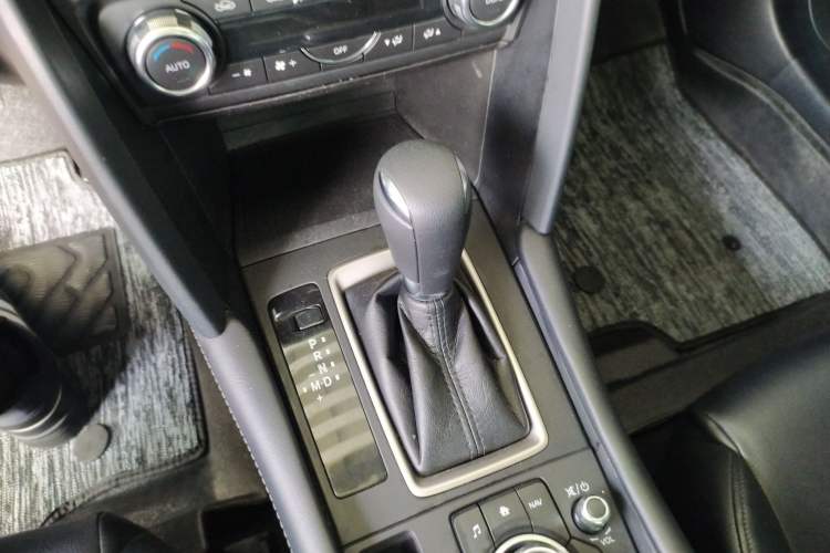 Used Mazda CX-4 2021 2.0L Automatic Two-Wheel Drive Blue Sky Dynamic Edition Gear Lever
