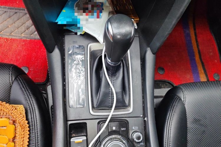 Used Mazda CX-4 2021 2.0L Automatic Two-Wheel Drive Blue Sky Dynamic Edition Gear Lever