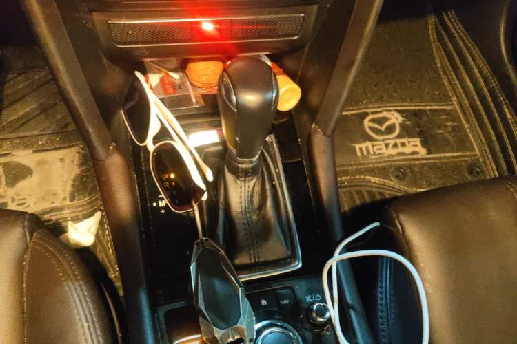 Used Mazda CX-4 2021 2.5L Automatic All-Wheel Drive Blue Sky Passion Edition Gear Lever