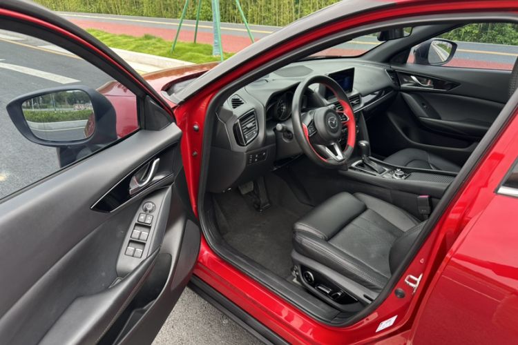 Used Mazda CX-4 2021 2.0L Automatic Two-Wheel Drive Blue Sky Dynamic Edition Interior 2