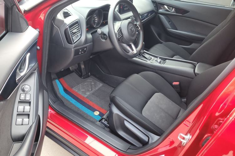 Used Mazda CX-4 2021 2.0L Automatic Two-Wheel Drive Blue Sky Exploration Edition Interior 3