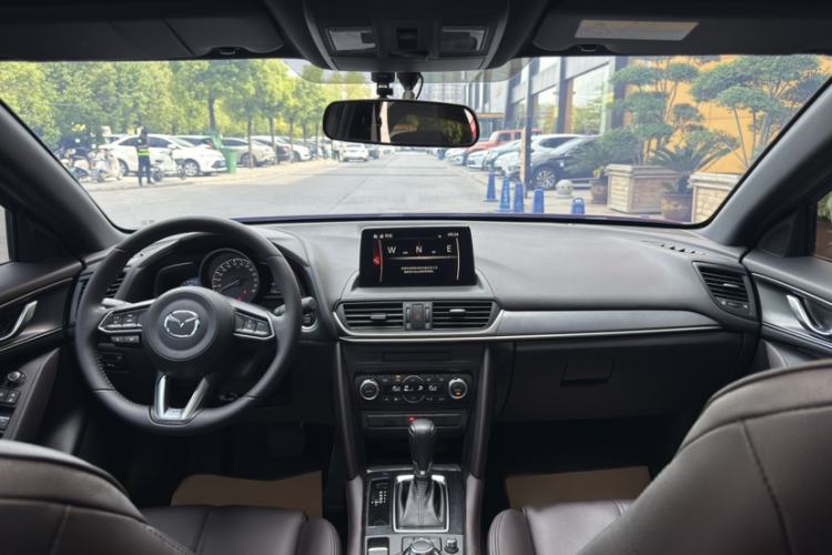 Used Mazda CX-4 2021 2.0L Automatic Two-Wheel Drive Blue Sky Luxury Edition Interior 4
