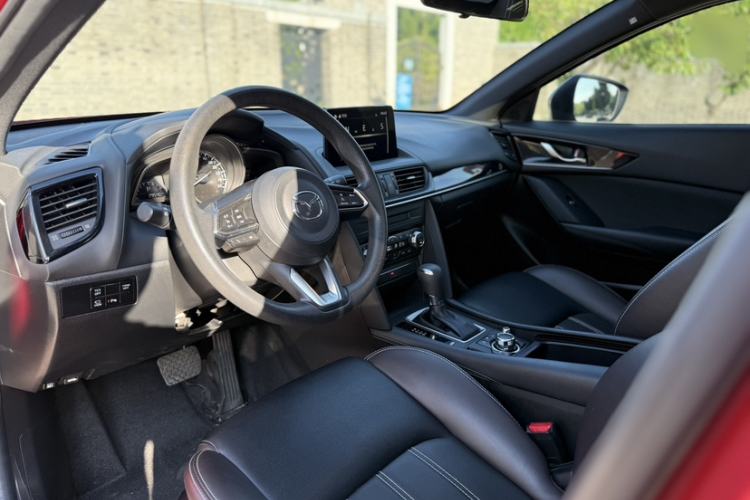 Used Mazda CX-4 2021 2.0L Automatic Two-Wheel Drive Blue Sky Exploration Edition Interior 4