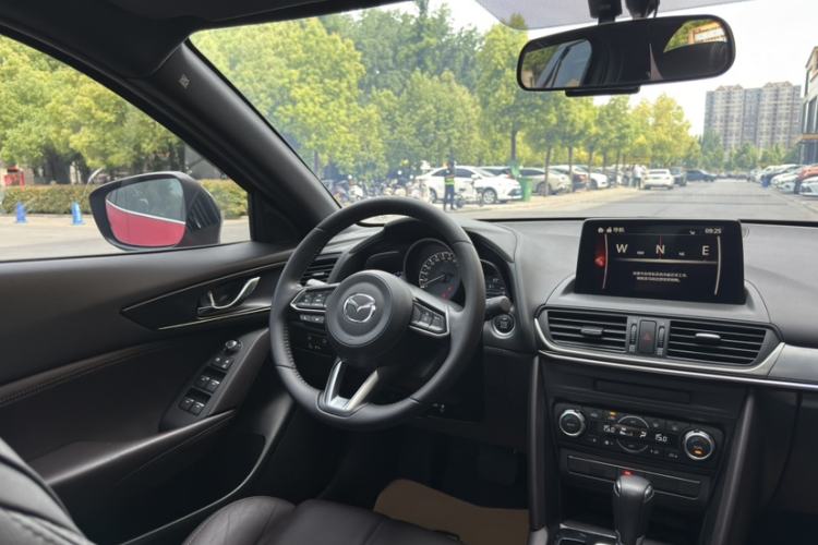 Used Mazda CX-4 2021 2.0L Automatic Two-Wheel Drive Blue Sky Luxury Edition Interior 5