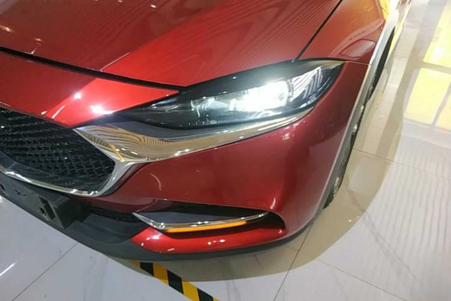 Used Mazda CX-4 2021 2.0L Automatic Two-Wheel Drive Blue Sky Dynamic Edition Left Front Headlight