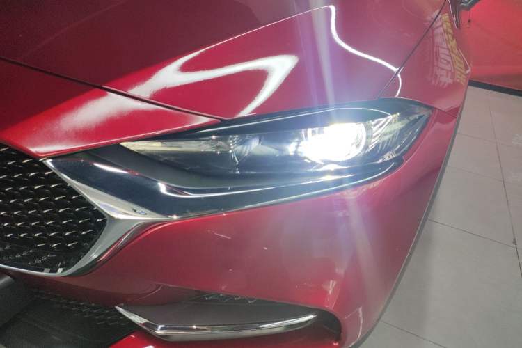 Used Mazda CX-4 2021 2.0L Automatic Two-Wheel Drive Blue Sky Dynamic Edition Left Front Headlight