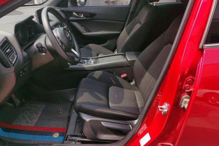 Used Mazda CX-4 2021 2.0L Automatic Two-Wheel Drive Blue Sky Exploration Edition Left Front Seat