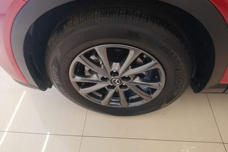 Used Mazda CX-4 2021 2.0L Automatic Two-Wheel Drive Blue Sky Dynamic Edition Left Front Wheel Hub