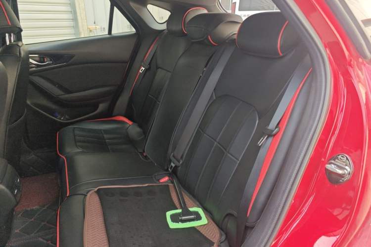 Used Mazda CX-4 2021 2.0L Automatic Two-Wheel Drive Blue Sky Exploration Edition Left Rear Seat