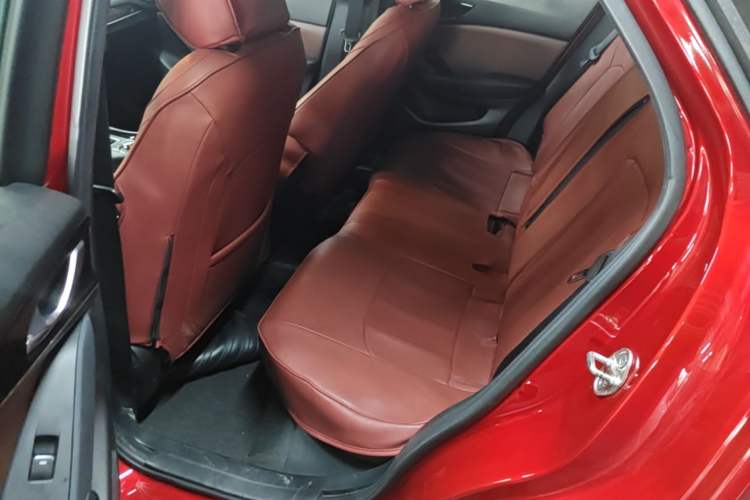 Used Mazda CX-4 2021 2.0L Automatic Two-Wheel Drive Blue Sky Dynamic Edition Left Rear Seat