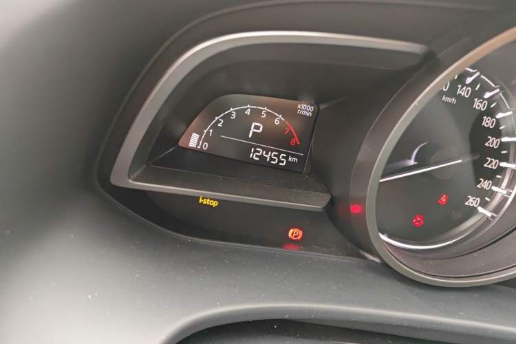 Used Mazda CX-4 2021 2.0L Automatic Two-Wheel Drive Blue Sky Dynamic Edition Odometer Close Up