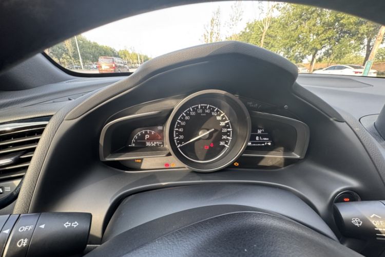 Used Mazda CX-4 2021 2.0L Automatic Two-Wheel Drive Blue Sky Dynamic Edition Odometer Close Up